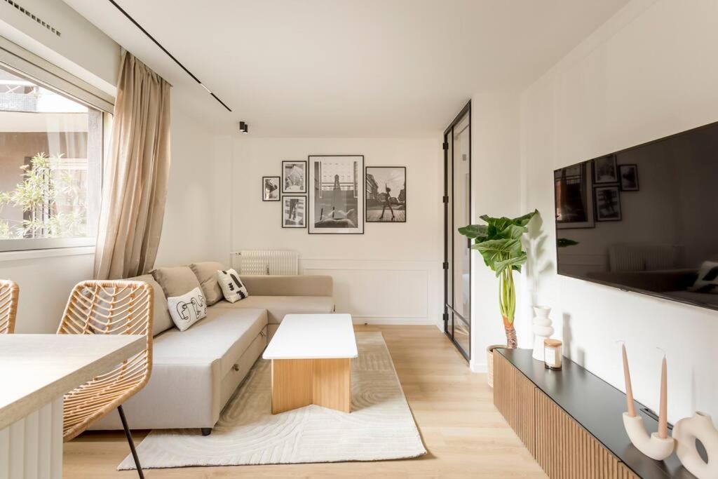Luxurious 3 Min Walk From Eiffel Tower Appartement Parijs Buitenkant foto